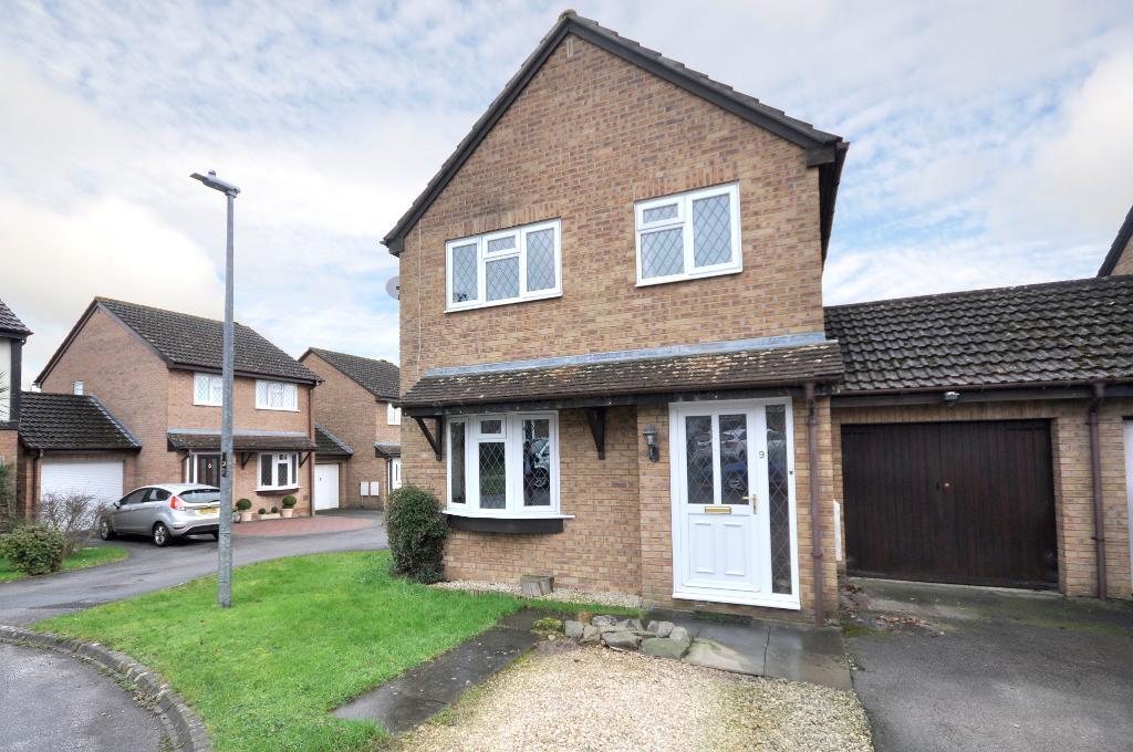 Hayward Close, Pewsham, Chippenham, Wiltshire, SN15 3FA