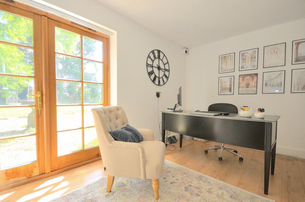 6 Bedroom Character Property For Sale in Semington, Trowbridge