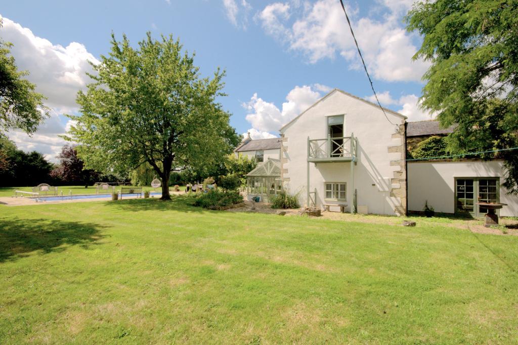 6 Bedroom Character Property For Sale in Semington, Trowbridge