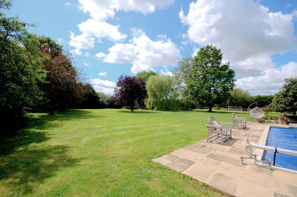 6 Bedroom Character Property For Sale in Semington, Trowbridge