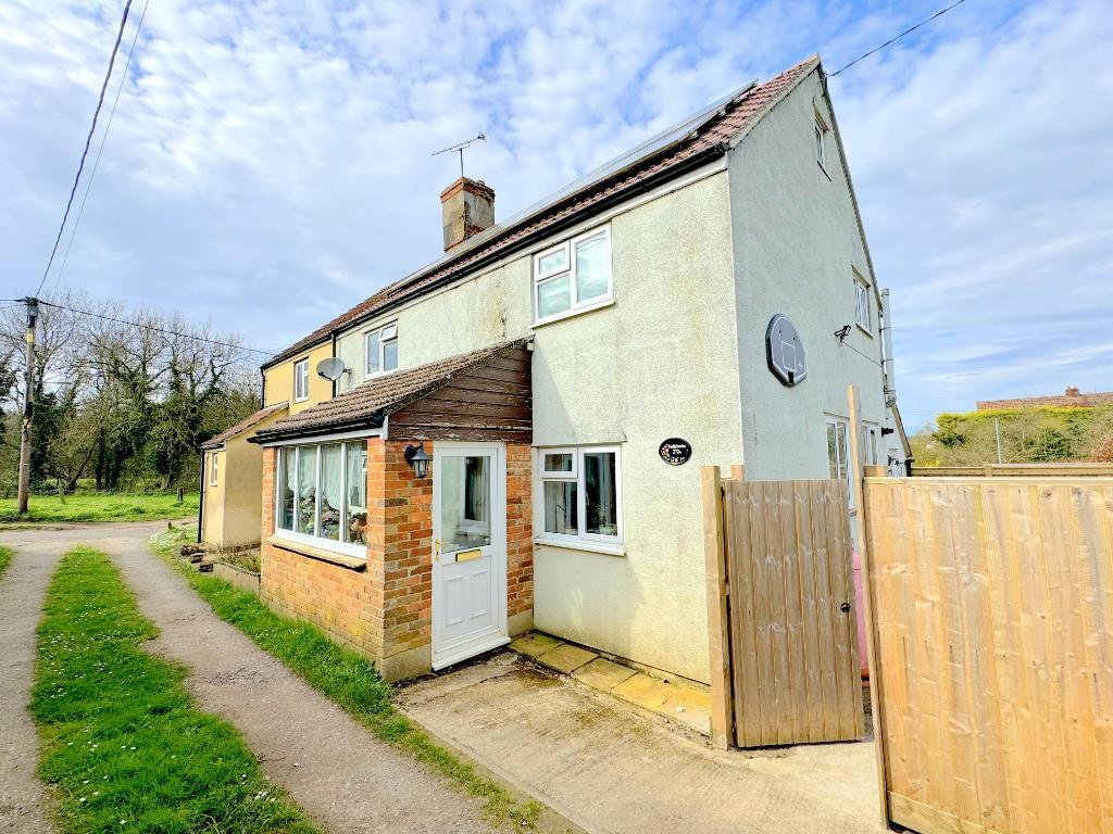 Sandridge Lane, Bromham, Chippenham, Wiltshire, SN15 2JW