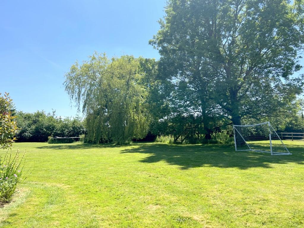 6 Bedroom Character Property For Sale in Semington, Trowbridge