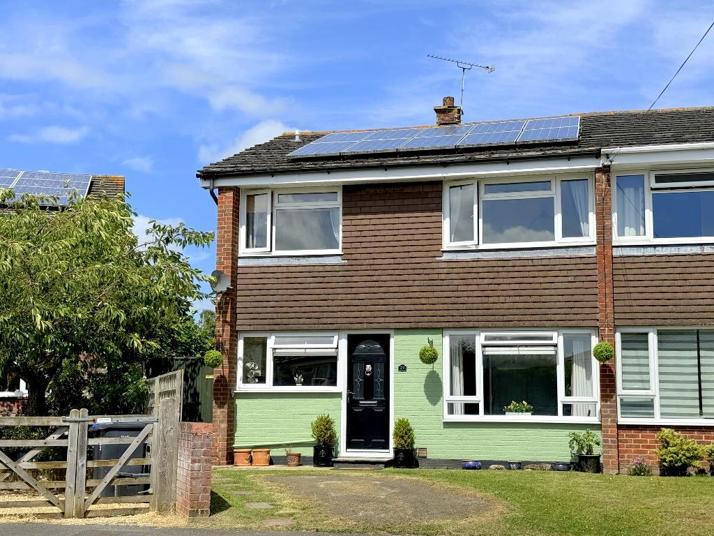 Stirling Road, Market Lavington, Devizes, Wiltshire, SN10 4DD