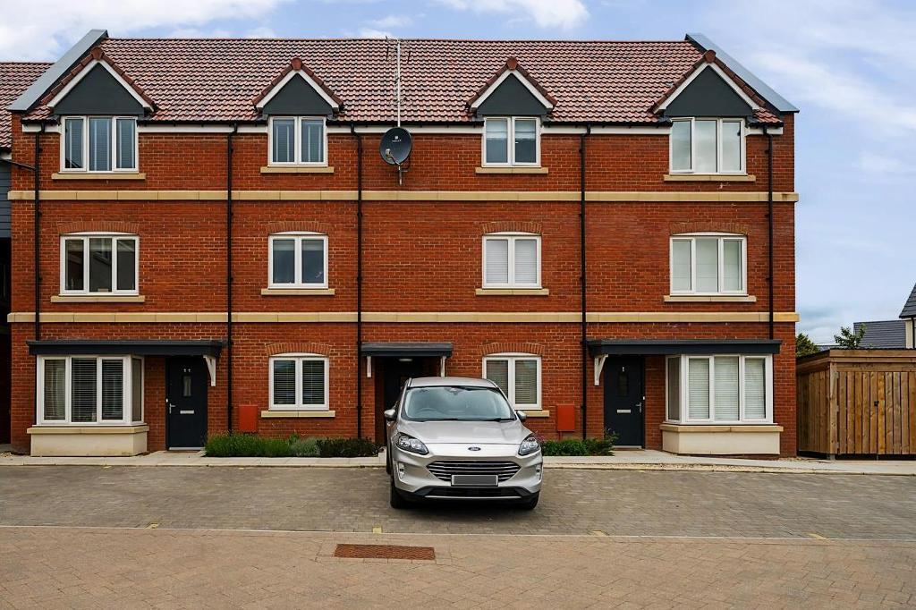 Roman Place, Westbury, Wiltshire, BA13 4GH